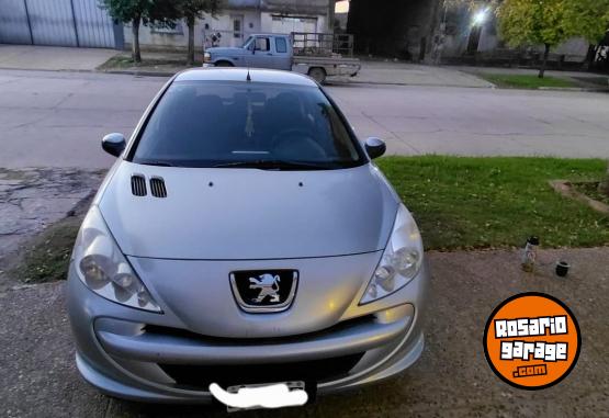 Autos - Peugeot 207 compact hdi 2015 Diesel 98000Km - En Venta
