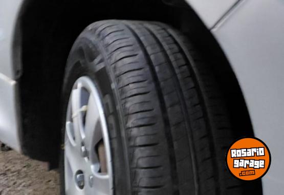 Autos - Peugeot 207 compact hdi 2015 Diesel 98000Km - En Venta