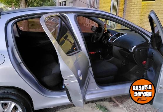 Autos - Peugeot 207 compact hdi 2015 Diesel 98000Km - En Venta