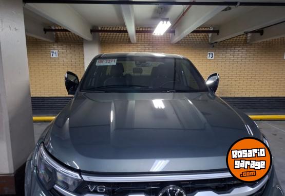 Camionetas - Volkswagen AMAROK HERO 2025 Nafta 6000Km - En Venta