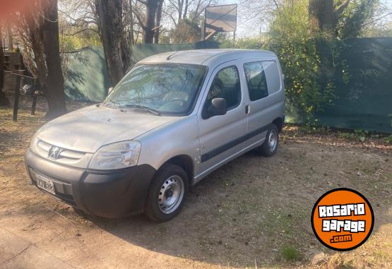 Utilitarios - Peugeot Partner hdi 2012 Diesel 260000Km - En Venta
