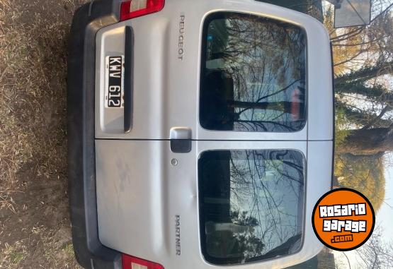 Utilitarios - Peugeot Partner hdi 2012 Diesel 260000Km - En Venta