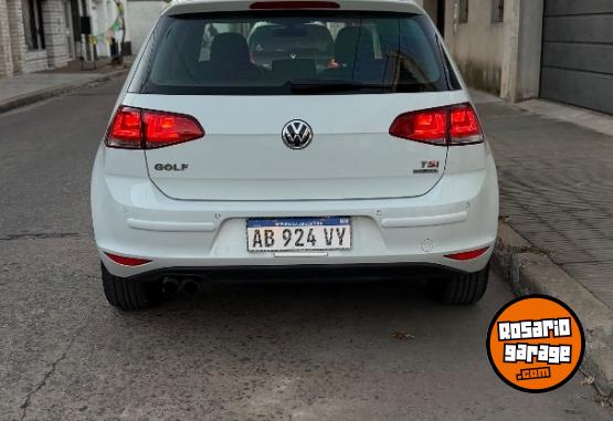 Autos - Volkswagen Golf 2017 Nafta 95000Km - En Venta