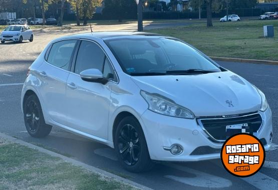 Autos - Peugeot 208 feline 2013 Nafta 112000Km - En Venta