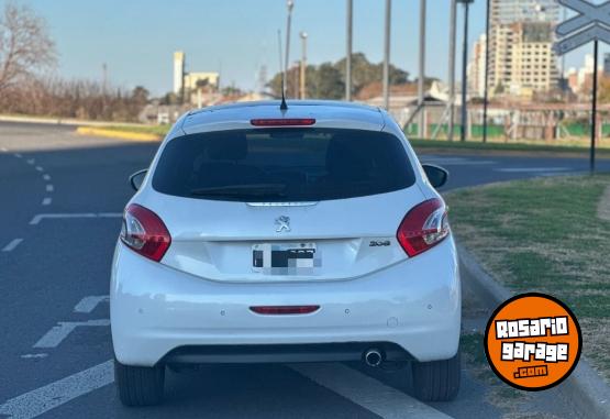 Autos - Peugeot 208 feline 2013 Nafta 112000Km - En Venta