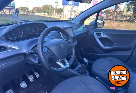 Autos - Peugeot 208 feline 2013 Nafta 112000Km - En Venta