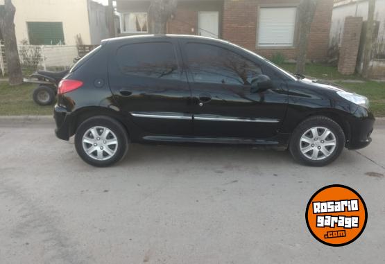 Autos - Peugeot 207 compact 2013 Nafta 197000Km - En Venta