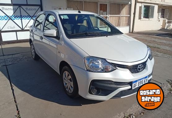 Autos - Toyota Etios 2023 Nafta 27000Km - En Venta