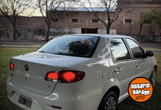 Autos - Fiat SIENA / PRISMA Corsa gol 2015 Nafta 122000Km - En Venta
