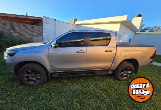 Camionetas - Toyota HILUX 2025 Diesel 7500Km - En Venta
