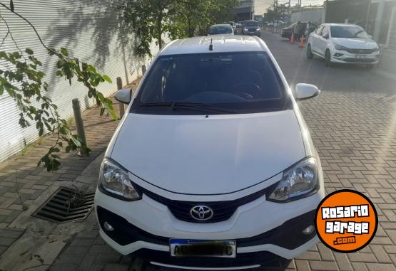 Autos - Toyota Etios 2018 Nafta 73000Km - En Venta