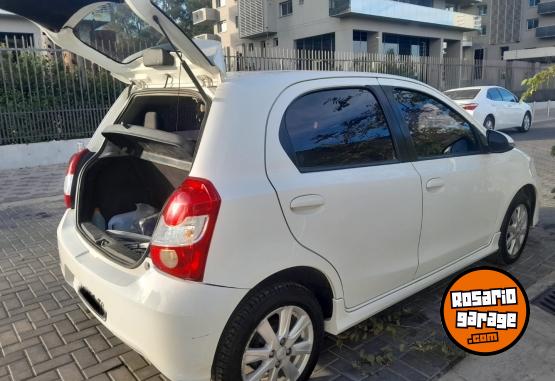 Autos - Toyota Etios 2018 Nafta 73000Km - En Venta