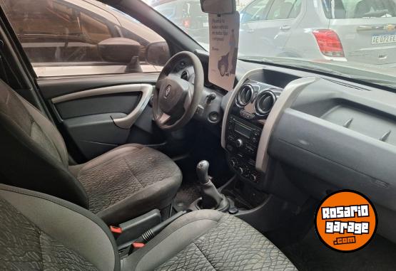 Camionetas - Renault duster oroch dyna 2016 GNC  - En Venta