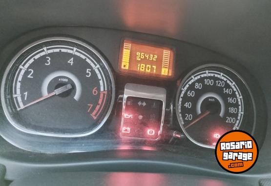 Autos - Renault SANDERO gol palio fiesta 2014 Nafta 96000Km - En Venta