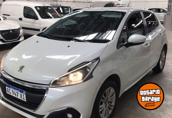 Autos - Peugeot 208 2018 Nafta 124000Km - En Venta