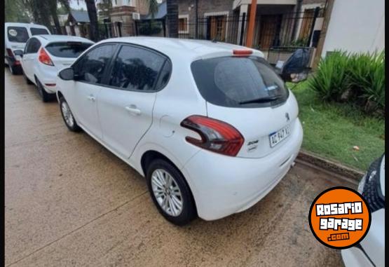 Autos - Peugeot 208 2018 Nafta 124000Km - En Venta