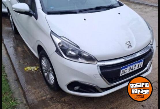 Autos - Peugeot 208 2018 Nafta 124000Km - En Venta