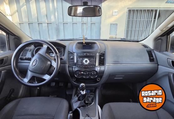 Camionetas - Ford Ranger 2015 Diesel 200000Km - En Venta