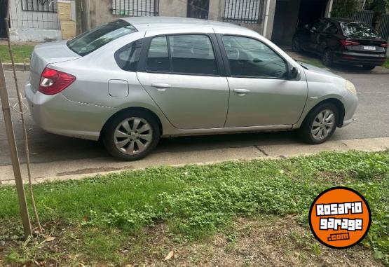 Autos - Renault Symbol 2011 GNC 160000Km - En Venta