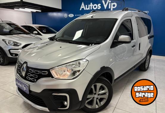 Utilitarios - Renault KANGOO STEPWAY 2023 GNC 86000Km - En Venta