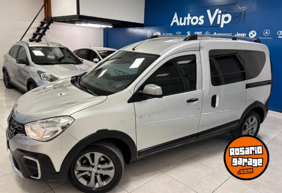 Utilitarios - Renault KANGOO STEPWAY 2023 GNC 86000Km - En Venta