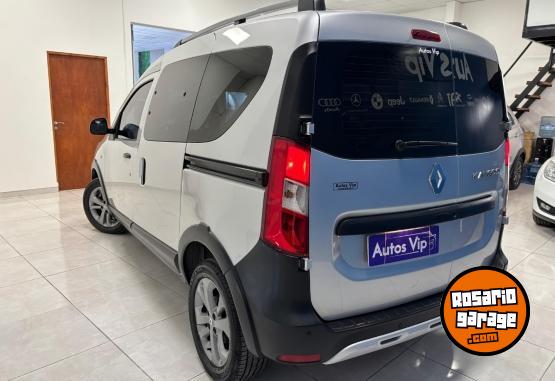 Utilitarios - Renault KANGOO STEPWAY 2023 GNC 86000Km - En Venta
