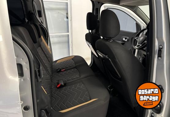 Utilitarios - Renault KANGOO STEPWAY 2023 GNC 86000Km - En Venta