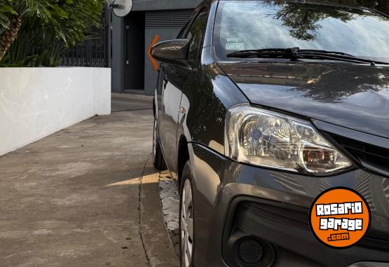 Autos - Nissan MARCH 2021 Nafta 80000Km - En Venta