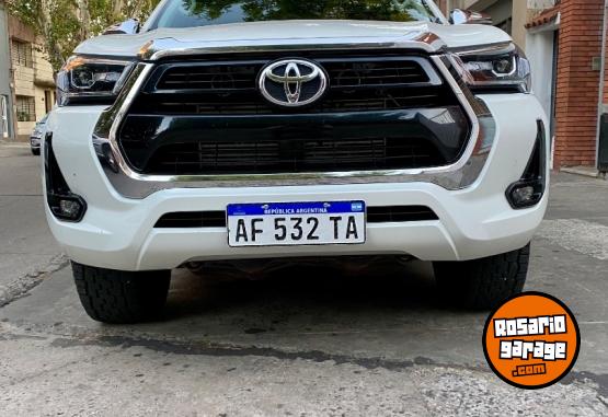 Camionetas - Toyota Hilux srv 2022 Diesel 78000Km - En Venta