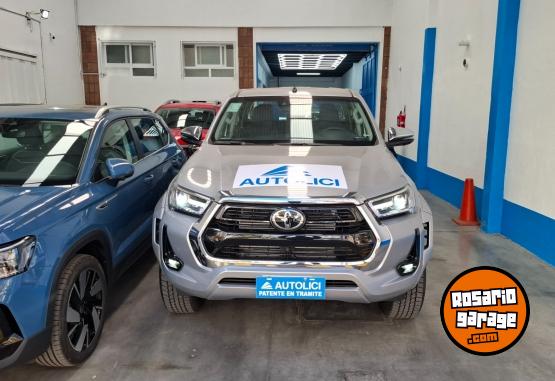 Camionetas - Toyota Hilux SRX 4X4 2026 Diesel 0Km - En Venta