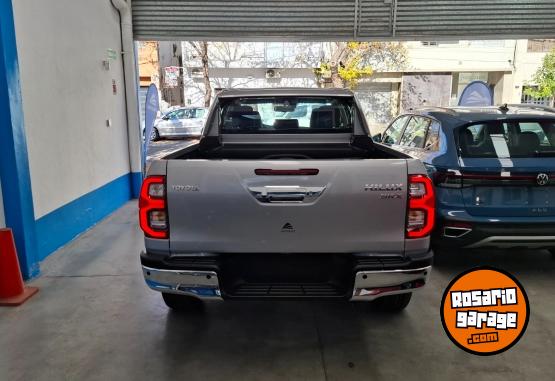 Camionetas - Toyota Hilux SRX 4X4 2026 Diesel 0Km - En Venta