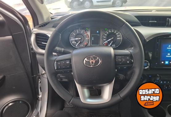 Camionetas - Toyota Hilux SRX 4X4 2026 Diesel 0Km - En Venta