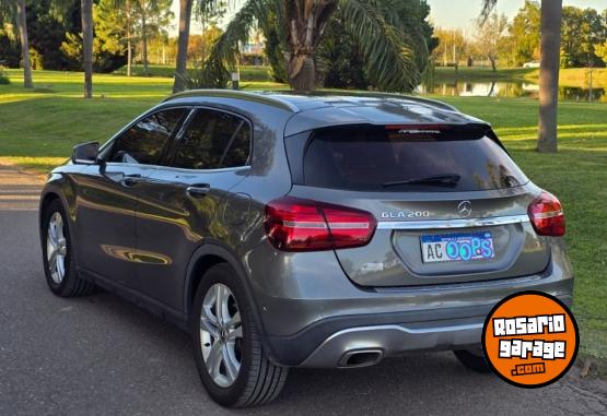 Autos - Mercedes Benz GLA 200 URBAN 1.6 2018 Nafta 155000Km - En Venta