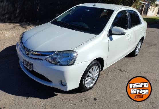 Autos - Toyota Etios 1.5 XLS 2015 Nafta 142000Km - En Venta