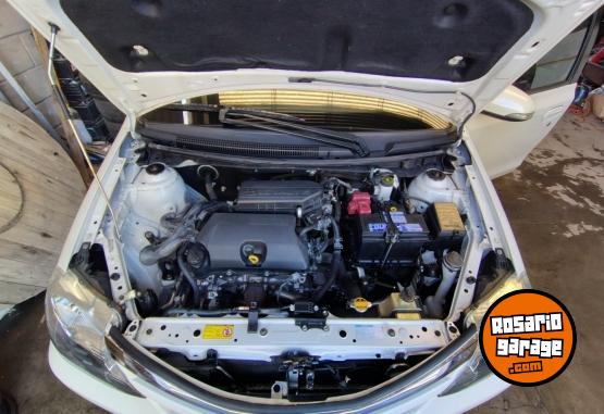 Autos - Toyota Etios 1.5 XLS 2015 Nafta 142000Km - En Venta