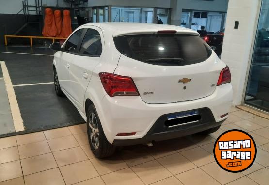 Autos - Chevrolet ONIX LTZ AT 2017 Nafta 61000Km - En Venta