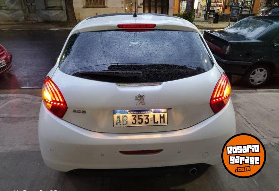 Autos - Peugeot 208 2017 Nafta 87000Km - En Venta
