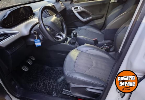Autos - Peugeot 208 2017 Nafta 87000Km - En Venta