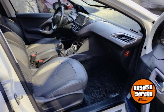Autos - Peugeot 208 2017 Nafta 87000Km - En Venta