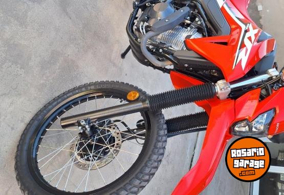 Motos - Honda Tornado 300 2025 Nafta 1600Km - En Venta