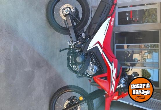 Motos - Honda Tornado 300 2025 Nafta 1600Km - En Venta