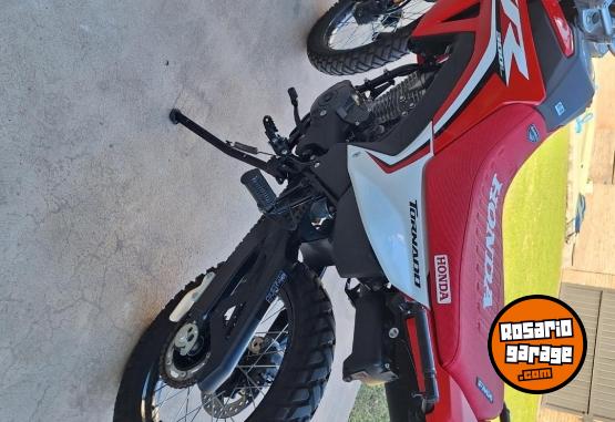 Motos - Honda Tornado 300 2025 Nafta 1600Km - En Venta