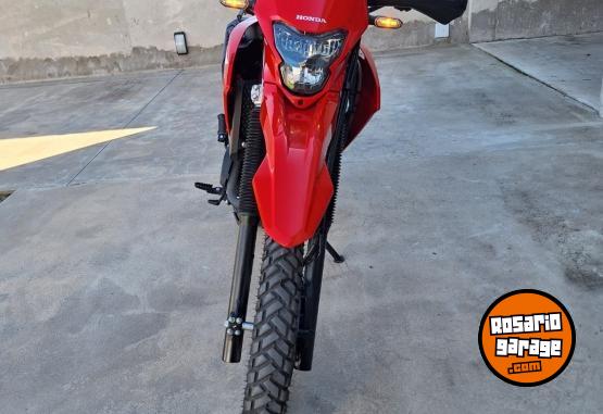 Motos - Honda Tornado 300 2025 Nafta 1600Km - En Venta