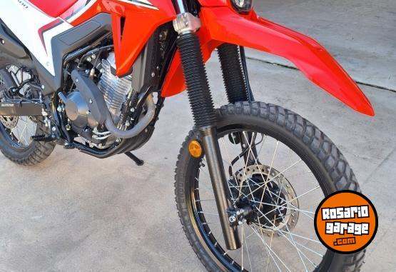 Motos - Honda Tornado 300 2025 Nafta 1600Km - En Venta