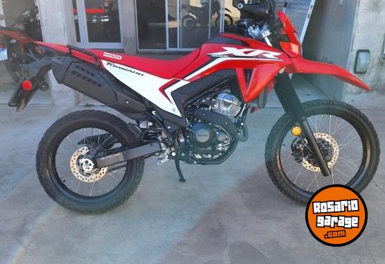 Motos - Honda Tornado 300 2025 Nafta 1600Km - En Venta