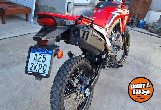 Motos - Honda Tornado 300 2025 Nafta 1600Km - En Venta