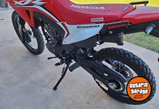 Motos - Honda Tornado 300 2025 Nafta 1600Km - En Venta