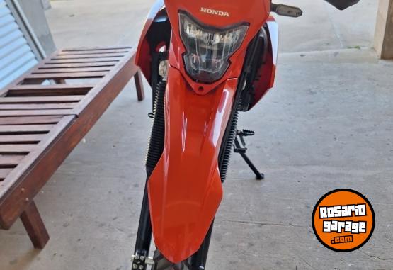 Motos - Honda Tornado 300 2025 Nafta 1600Km - En Venta