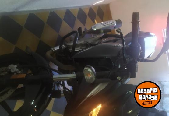 Motos - Bajaj Rouser 180 2016 Nafta 24033Km - En Venta