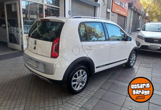 Autos - Volkswagen Up Cross 2017 Nafta 120000Km - En Venta